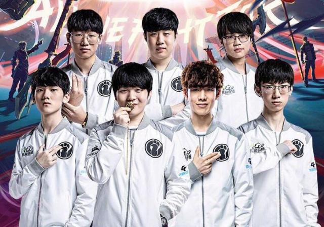 女排队员们 女排队员们