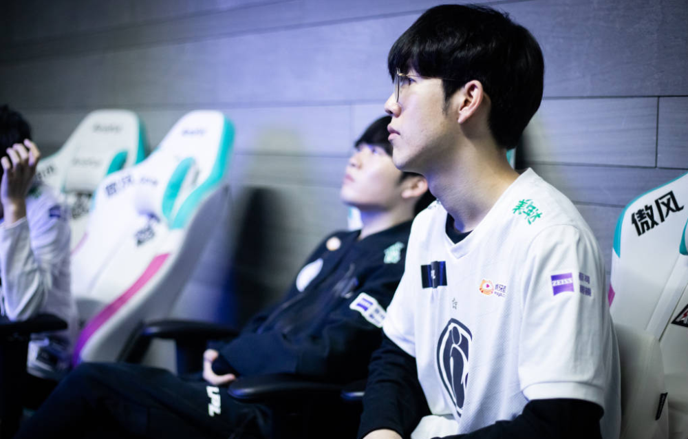 防线空档 防线空档