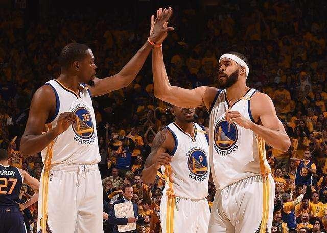 太阳报：贝克汉姆在一家高档酒吧举办派对，庆祝自己封爵